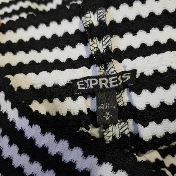 EXPRESS Stretchy Short Skirt - Picture 3 of 5